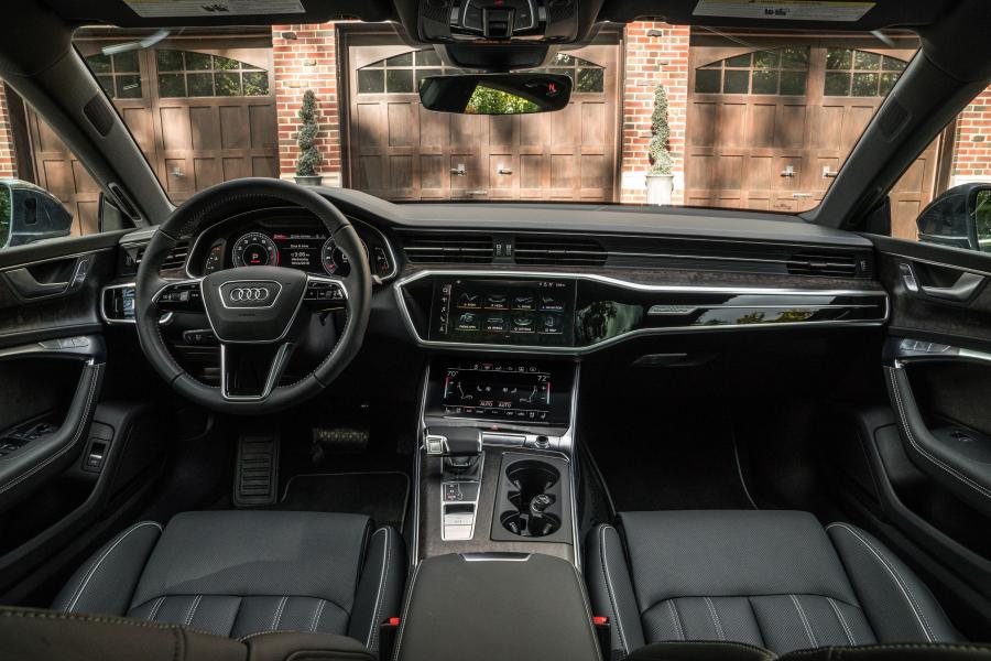 Торпедо Audi A7 Sportback 3.0 TFSI Quattro 2018 года  (NA) (фото 12 из 39)